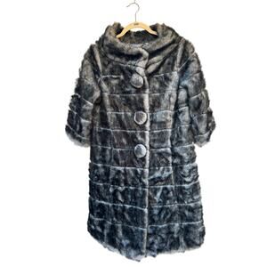 BB Dakota Faux Fur Button Front Coat – Gray Textured Winter Jacket – Size Small